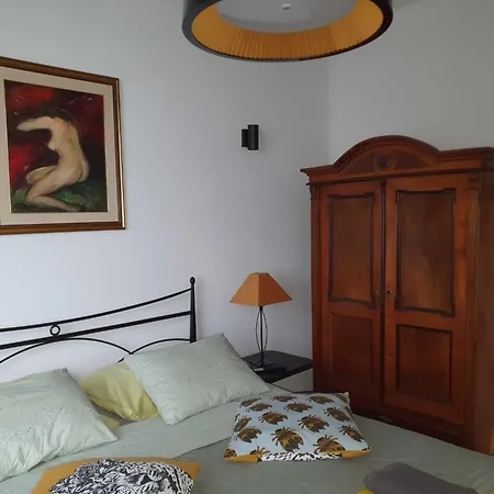 Апартаменты Bright And Sunny With Terrace - Two Bedroom With Terrace